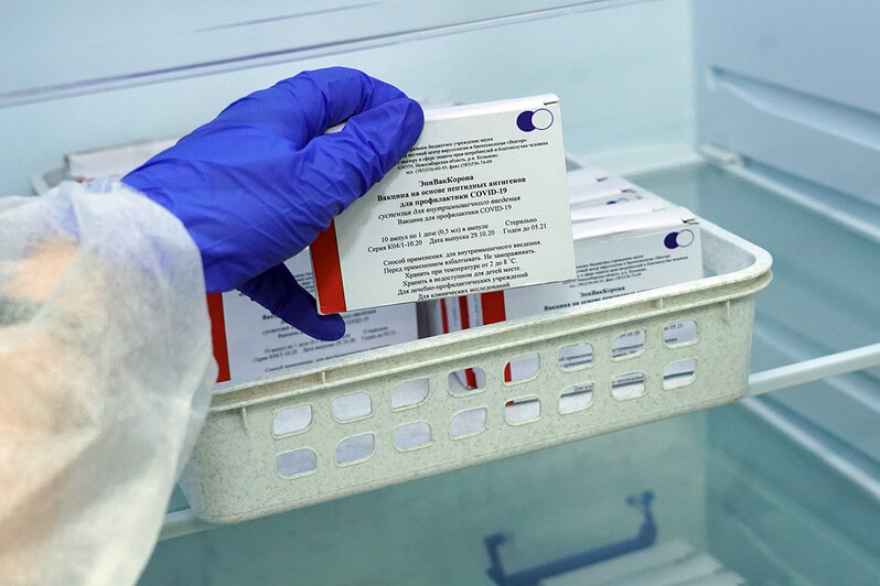 Алиханов принял участие в тестировании вакцины от COVID-19 - Новости Калининграда | Фото: пресс-служба правительства Калининградской области