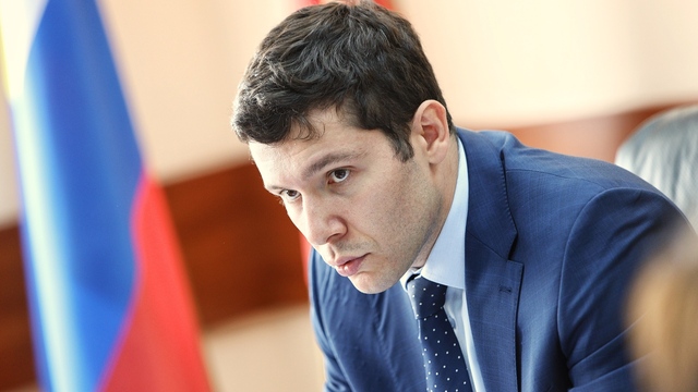 Алиханов прокомментировал ситуацию с очередями в пункте пропуска Чернышевское