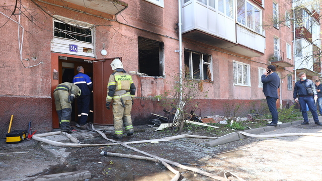 Один пострадавший, 30 эвакуированных и выбитые окна: что известно о взрыве на Леонова в Калининграде