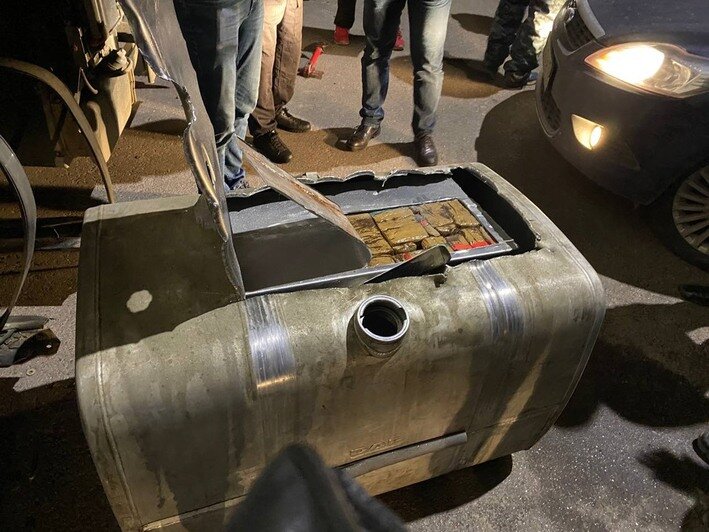 В Россию под видом испанских оливок пытались ввезти 150 кг гашиша  - Новости Калининграда | Фото: Северо-Западное таможенное управление