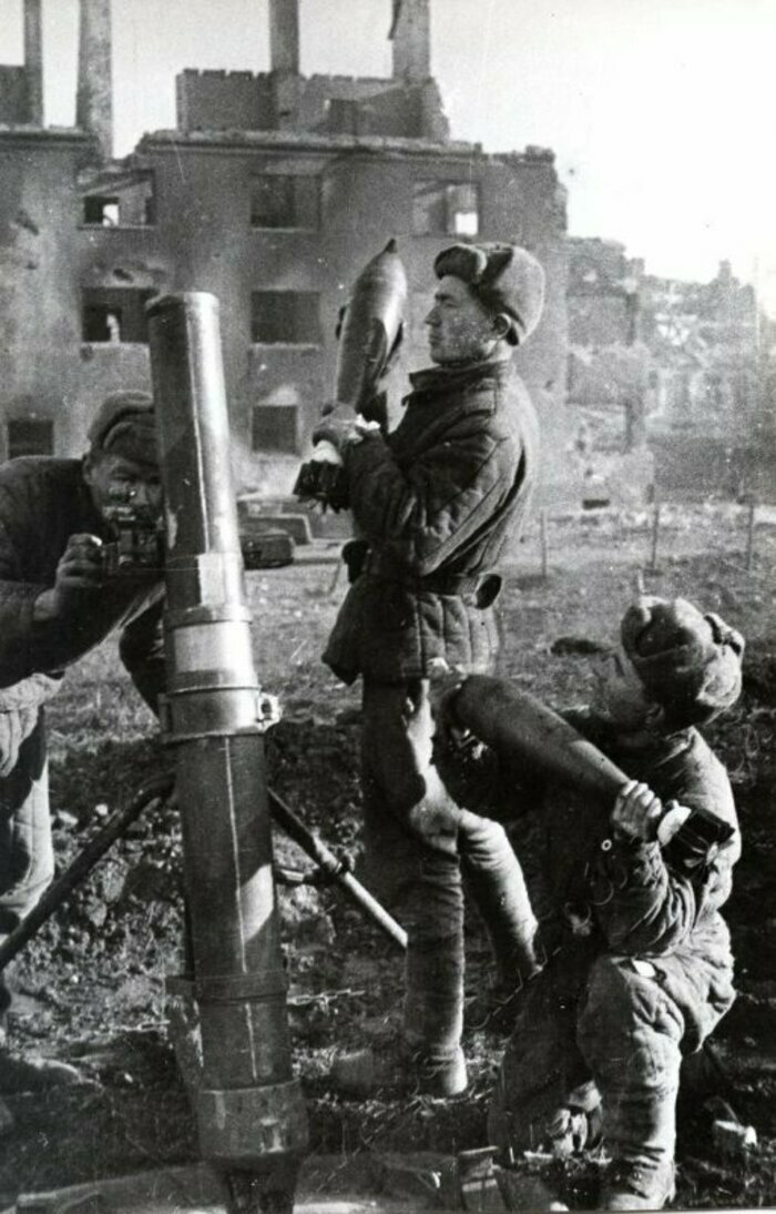Советские миномётчики | Фото: Калининградский областной историко-художественный музей