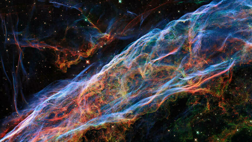NASA показало огромную туманность Вуаль - Новости Калининграда | Изображение:  ESA, Hubble, NASA, Z. Levay / официальный сайт NASA 