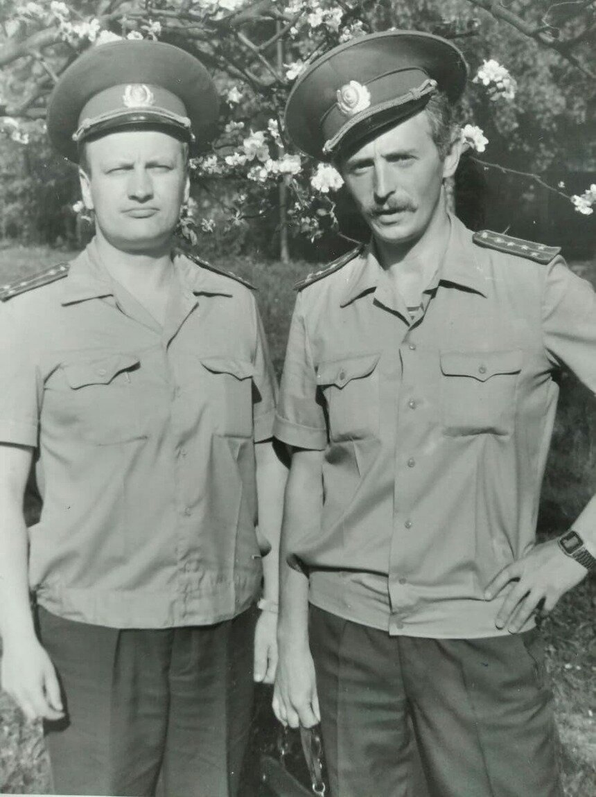 Участковые инспектора Виктор Козловский (слева) и Геннадий Мялик | Фото: личный архив