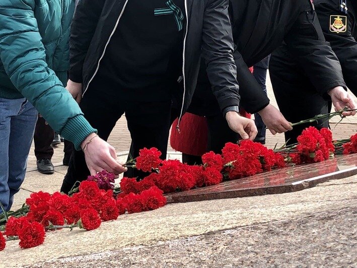 В Калининграде возложили цветы к мемориалу героям штурма города-крепости Кёнигсберг - Новости Калининграда | Фото: &quot;Клопс&quot;