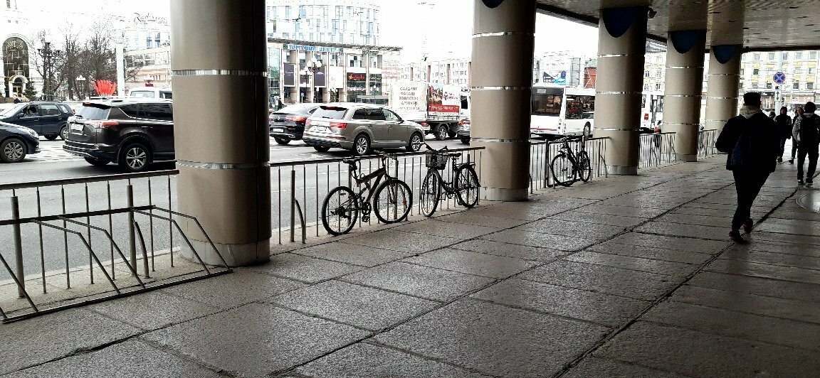 Мэрия Калининграда ищет хозяина велосипеда, припаркованного у здания администрации с зимы - Новости Калининграда | Фото: пресс-служба администрации Калининграда