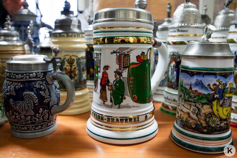 Калининградскому музею подарили столетние немецкие пивные кружки (фото) - Новости Калининграда