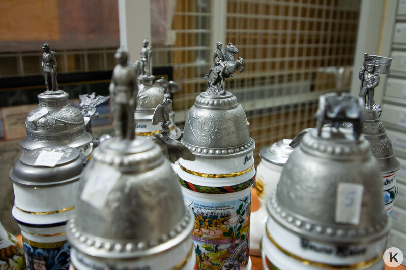 Калининградскому музею подарили столетние немецкие пивные кружки (фото) - Новости Калининграда