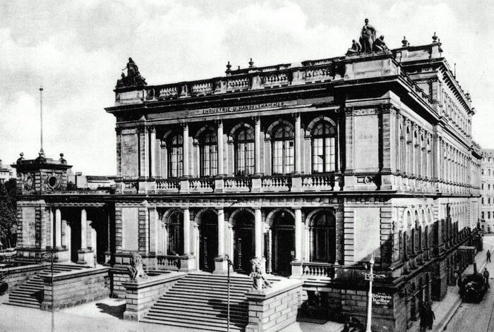 Здание в 1920-х | Bildarchiv