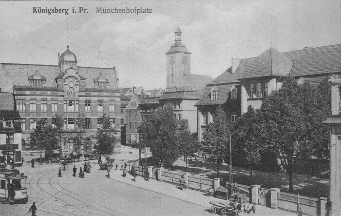 Бывшее здание Лёбенихтской ратуши — справа  | Фотография на открытке 1915 года