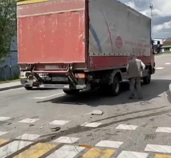 В Гурьевском районе водитель легковушки пострадала в ДТП с грузовиком - Новости Калининграда | Изображения: кадры из видео