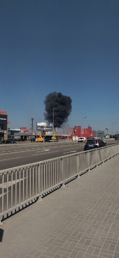 Очевидцы: в Калининграде произошёл пожар на территории «Мираторга» (видео) - Новости Калининграда | Фото очевидцев
