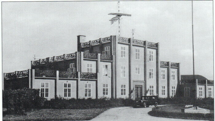 Здание Кёнигсбергского аэровокзала в Девау, построенное архитектором Гансом Хоппом в 1922 году