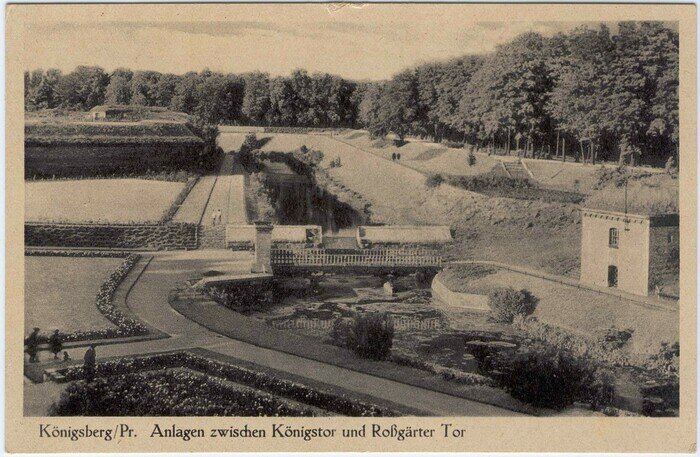 Парковая зона между Королевскими и Росгартенскими воротами (зелёный пояс Кёнигсберга), созданная Эрнстом Шнайдером на месте городских вальных укреплений | Фотография на открытке 1930 года