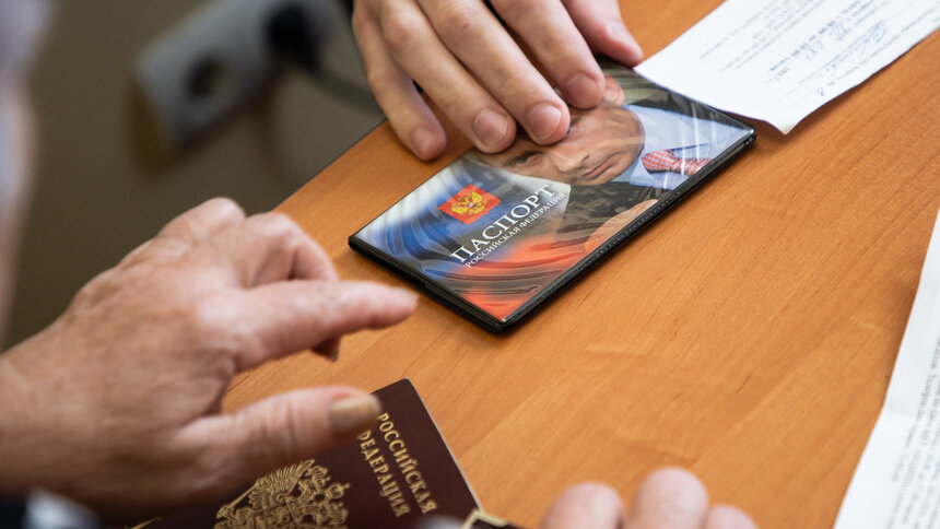 В России с 1 июля 2022 года в шесть раз сократят срок оформления паспорта - Новости Калининграда | Фото: Александр Подгорчук