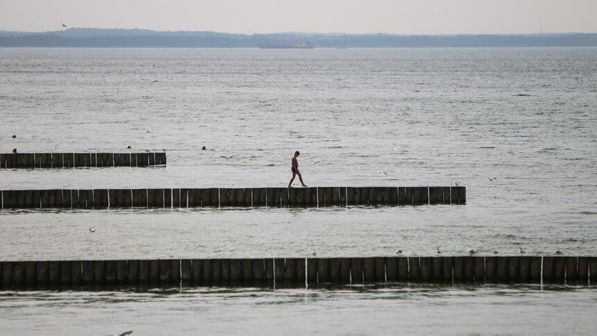 Море начало остывать: синоптики назвали температуру воды у калининградского побережья - Новости Калининграда | Фото: архив «Клопс»