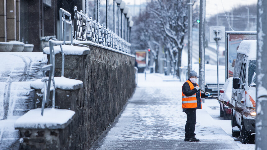 В мэрии напомнили, кто в Калининграде отвечает за уборку снега с дорог - Новости Калининграда | Фото: Александр Подгорчук / &quot;Клопс&quot;