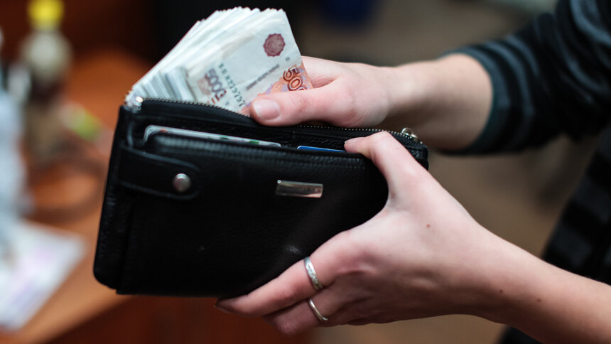 В ЦБ рассказали, как калининградцы с маленькой зарплатой получают большие кредиты - Новости Калининграда