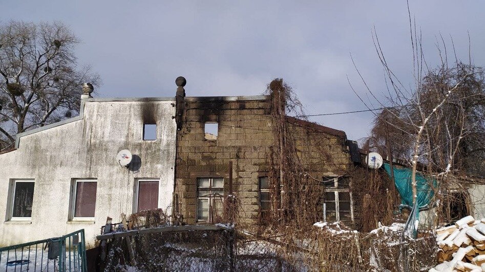 Сгоревший дом Юлии в Черняховске | Фото: Александр Пищик