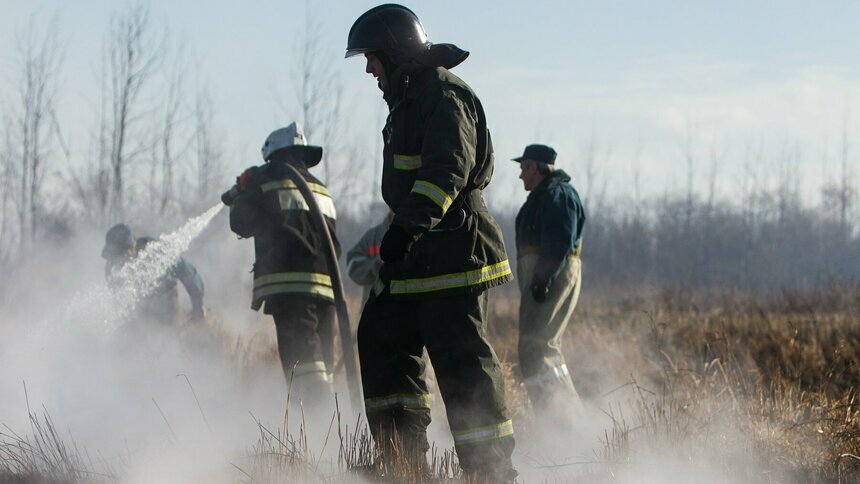Калининградские пожарные 66 раз за сутки выезжали на тушение горящих полей   - Новости Калининграда | Архив &quot;Клопс&quot;