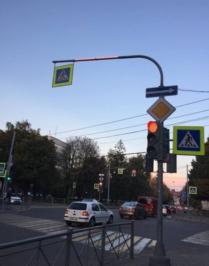 В Калининграде на Карла Маркса поставили дублёры светофоров (фото) - Новости Калининграда