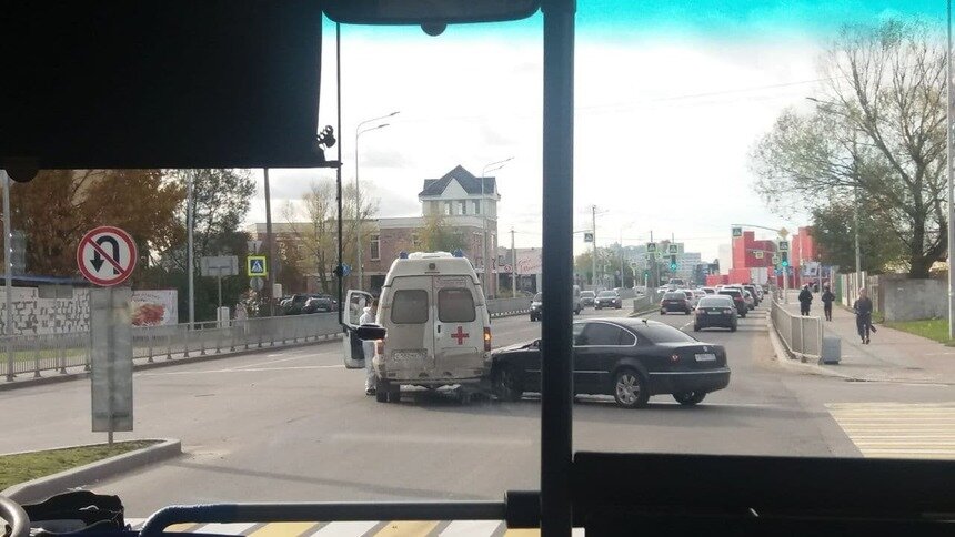 В Калининграде произошло ДТП с участием скорой помощи - Новости Калининграда | Фото: очевидец