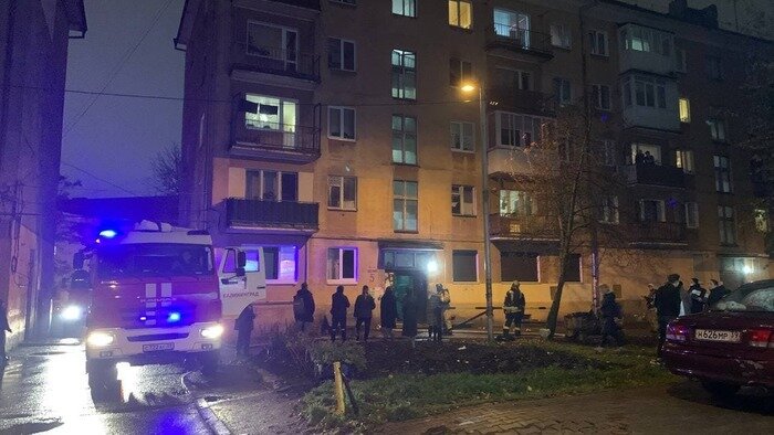 В Калининграде на Озерова загорелась квартира на четвёртом этаже - Новости Калининграда | Фото: «Клопс»