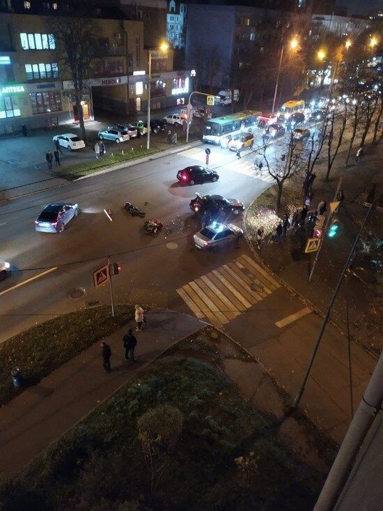 На Невского в аварии погибли мотоциклист и его пассажирка - Новости Калининграда | Фото: очевидец