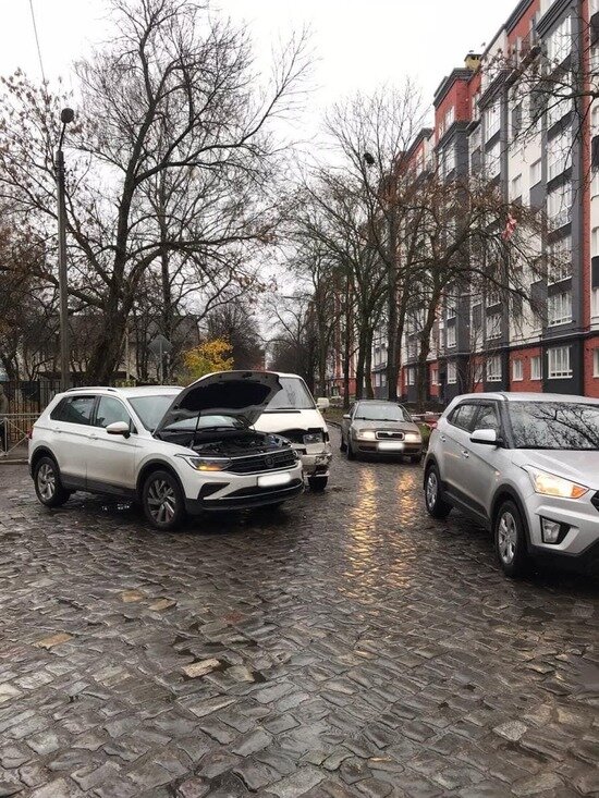В Калининграде столкнулись два автомобиля Volkswagen  - Новости Калининграда | Фото: ГИБДД региона