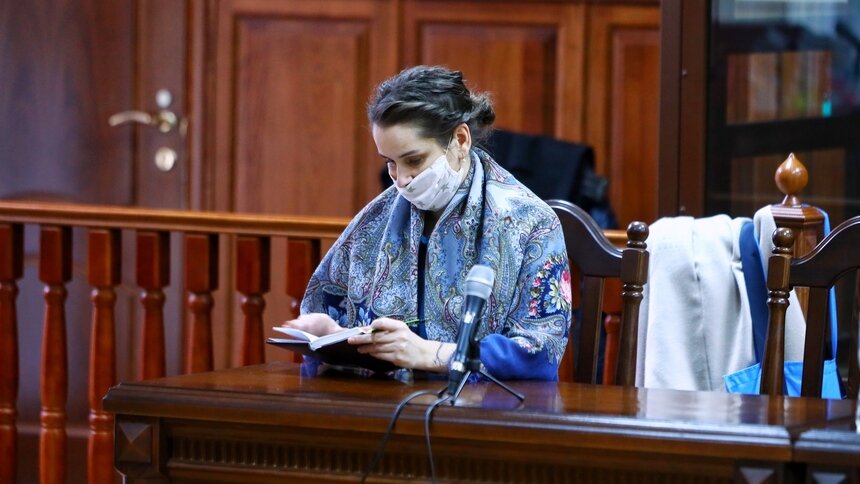 Элина Сушкевич во время судебного процесса | Фото: Александр Подгорчук / Архив «Клопс»
