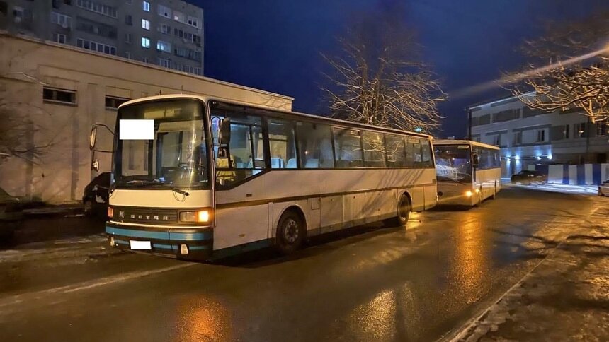 На Третьяковской два столкнувшихся автобуса сбили женщину - Новости Калининграда | Фото: пресс-служба регионального ГИБДД