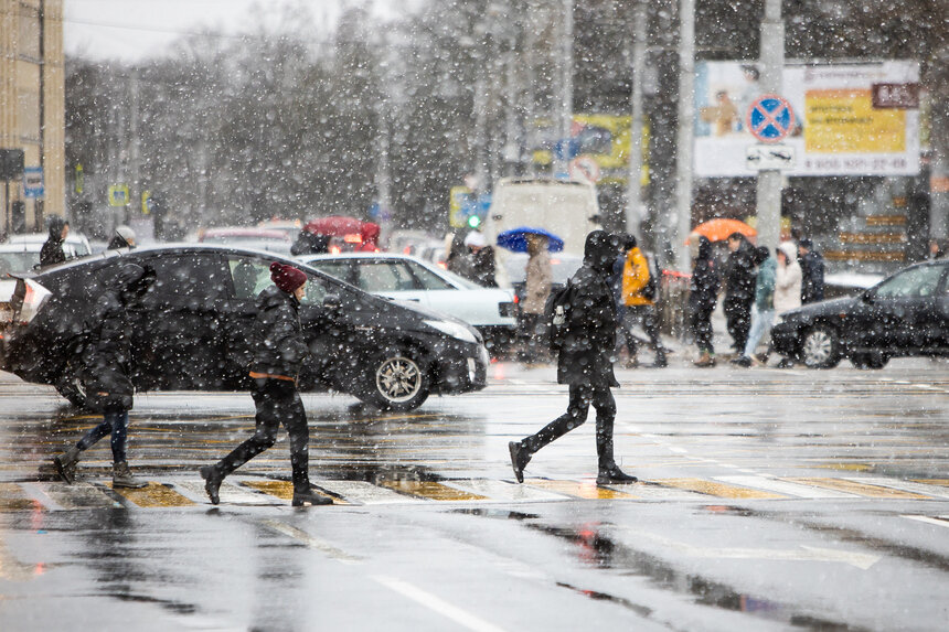 Фото дня: Калининград в день, когда объявили штормовое  - Новости Калининграда | Фото: Александр Подгорчук / «Клопс»
