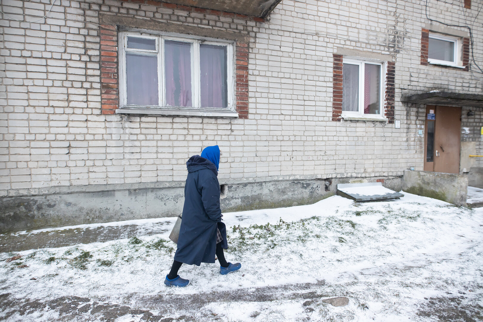 В Нестерове 75-летняя вдова носит на третий этаж по 2,5 тонны угля за зиму  и ждёт, когда проведут газ - Новости Калининграда