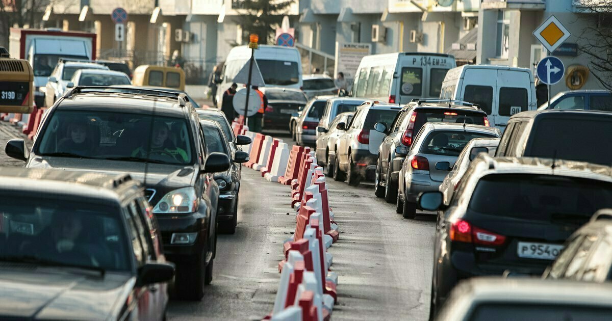 Пробки калининград. Город в движении. Автомобильный коллапс. Дорожный затор.