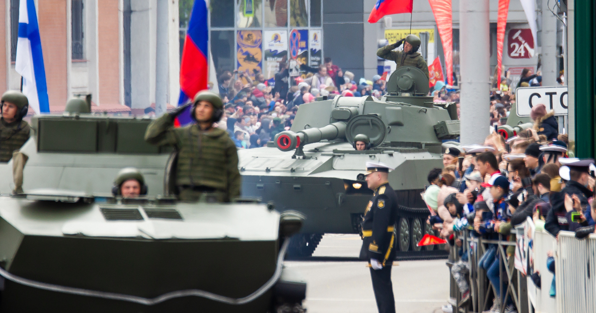 9 Мая Калининград. День Победы в Калининграде. С днём Победы 9 мая Калининград. Транспорт 9 мая Калининград.