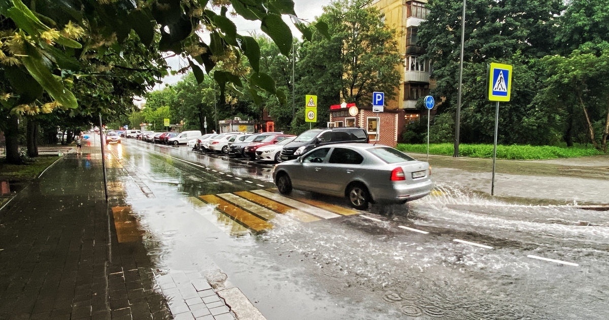 Потоп в калининграде сегодня видео. Калининград ливень. Потоп в Калининграде. Калининград затопило. Ливень в Калининграде вчера.