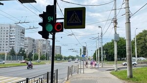 Люди и машины теперь не пересекаются: в Калининграде изменили работу светофора у второй эстакады (фото)