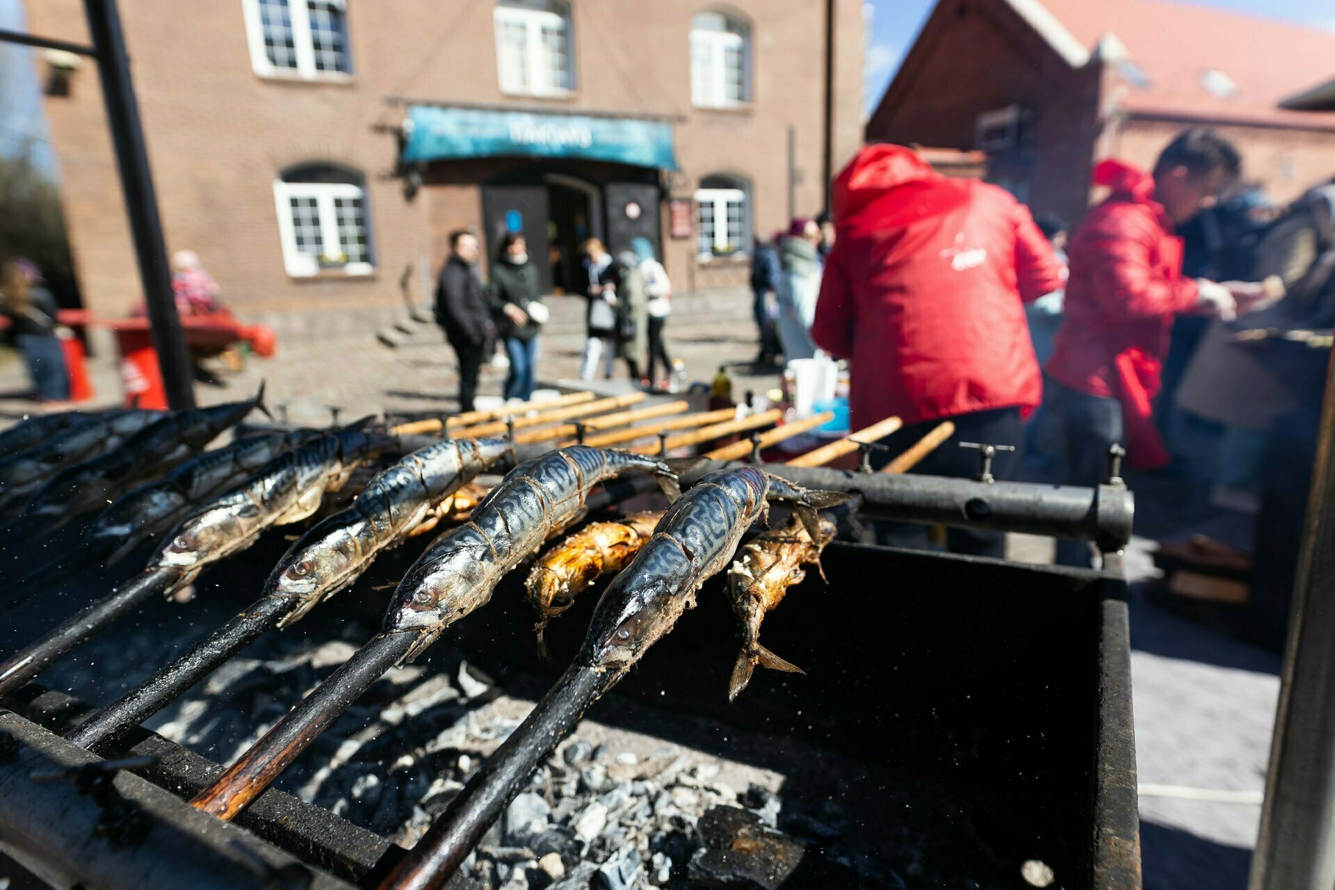 День селедки в калининграде. Фестиваль селедки в Калининграде. День селёдки в Калининграде. День селёдки в Калининграде в 2022. День селедки в Калининграде 16 апреля 2022.