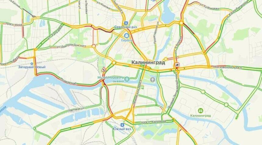 Центр Калининграда утром в четверг встал в километровых пробках - Новости Калининграда | Скриншот сервиса «Яндекс.Карты»