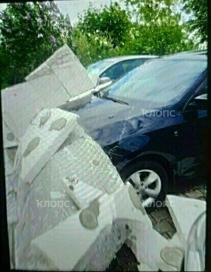 Повреждённые автомобили на Маточкина | Фото: очевидцы