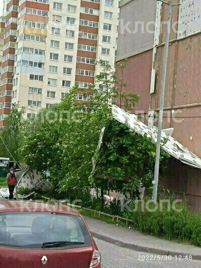 Повреждённые автомобили на Маточкина | Фото: очевидцы