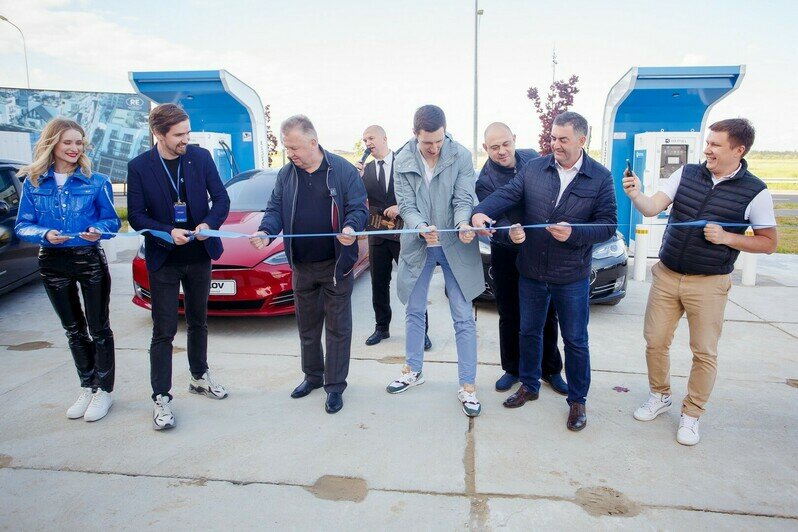 В экоквартале «РусскаЯ ЕвропА» появилась зарядная станция для электромобилей - Новости Калининграда