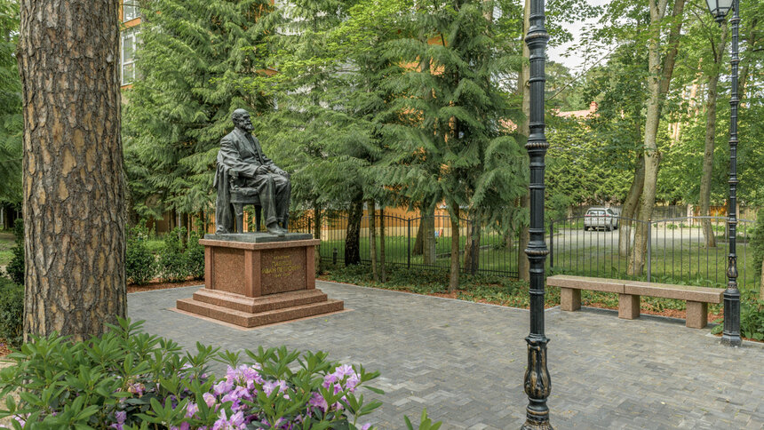 В Светлогорске реконструировали памятник учёному-физиологу И.П. Павлову - Новости Калининграда