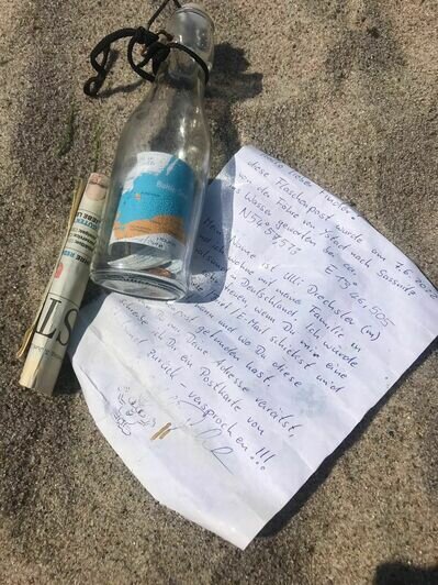 Калининградцы нашли на пляже в районе «Витланда» бутылку с письмом и картой  - Новости Калининграда | Фото из личного архива Оксаны