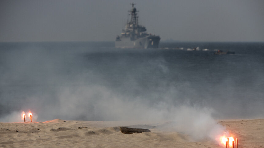 С побережья Калининградской области обстреляли мишени, имитирующие вражеские корабли  - Новости Калининграда | Фото: «Клопс»