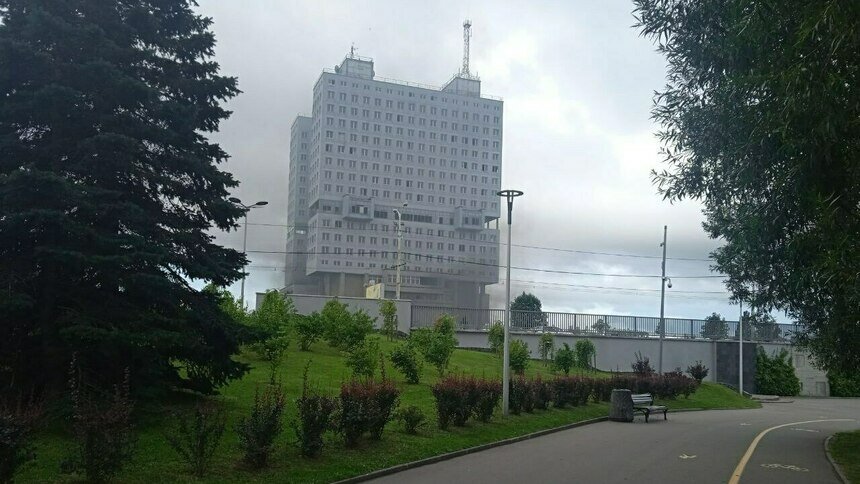 В Калининграде утром в четверг горел Дом Советов - Новости Калининграда | Фото: очевидец