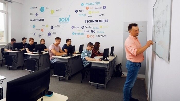 «Компьютерная Академия Tор» приглашает будущих студентов в возрасте от 18 до 55 лет получить IT-специальность - Новости Калининграда