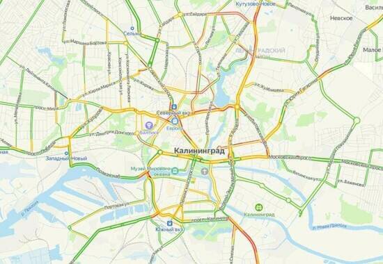Центр Калининграда днём во вторник встал в километровых пробках - Новости Калининграда | Скриншот сервиса «Яндекс.Карты»