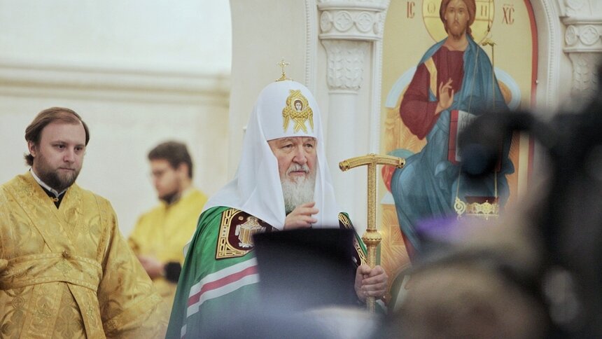«Это путь в ад»: патриарх Кирилл — о богатых людях, не желающих помогать бедным  - Новости Калининграда | Фото: «Клопс»