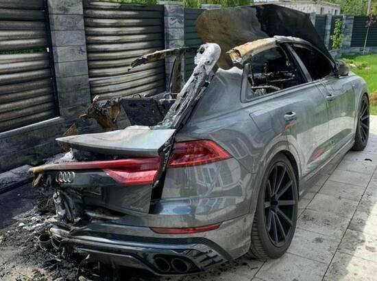 Сгоревшая Audi | Фото: прокуратура Калининградской области