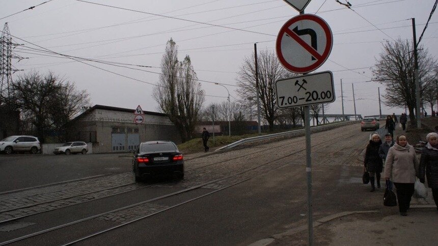 Уберут рельсы и брусчатку: дорогу на Суворова возле моста отремонтируют в 2022 году - Новости Калининграда | Фото: архив «Клопс»